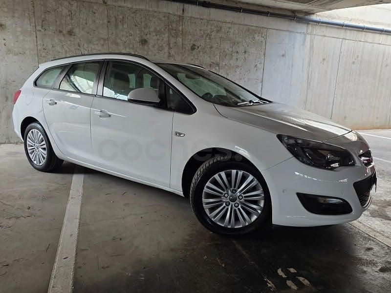 Usado Opel Astra Selective 136 HP (100 kW) 2015 Branco Carrinha