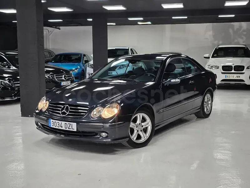 Usado Mercedes CLK200 Avantgarde 163 CV (119 kW) 2005 Gris / plata Coupe
