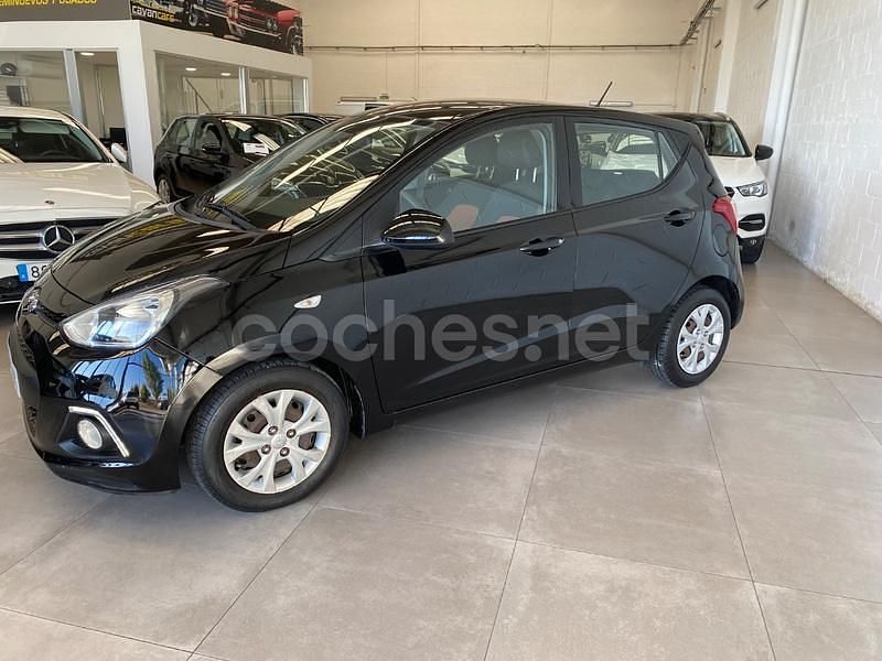 Usado Hyundai i10 Style 87 CV (63 kW) 2015 Negro Utilitario