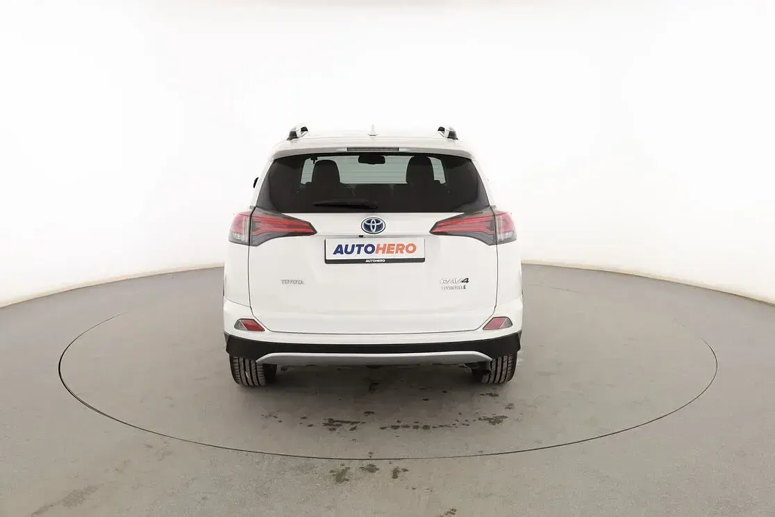 Usado Toyota RAV4 Hybrid Executive 197 CV (144 kW) 2018 Blanco SUV