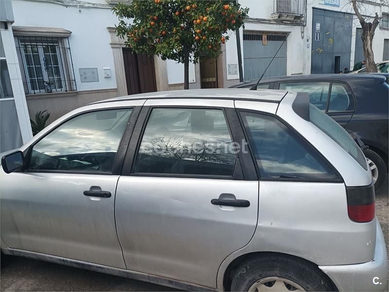 Usado Seat Ibiza 60 CV (44 kW) 1998 Gris / plata Utilitario