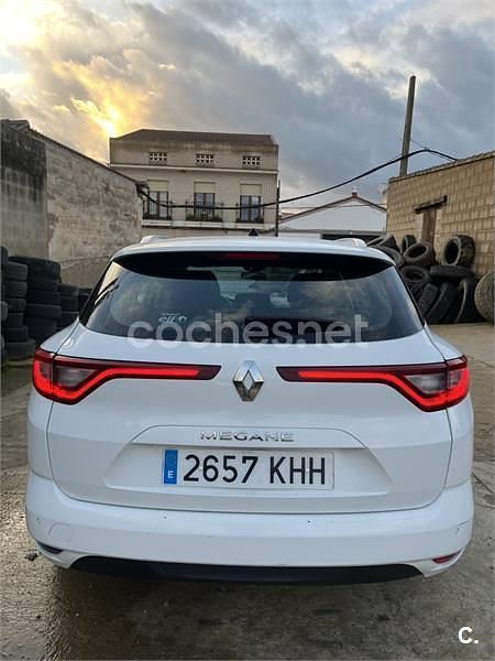 Usado Renault Mégane GrandTour Business 90 CV (66 kW) 2018 Blanco Familiar