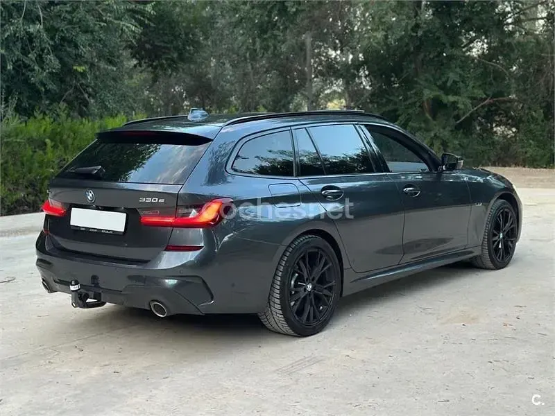 Usado BMW 330e 292 CV (214 kW) 2021 Gris / plata Familiar