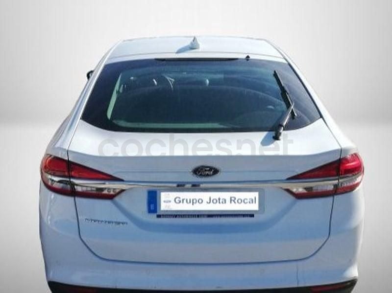Usado Ford Mondeo Trend 120 CV (88 kW) 2019 Blanco Berlina