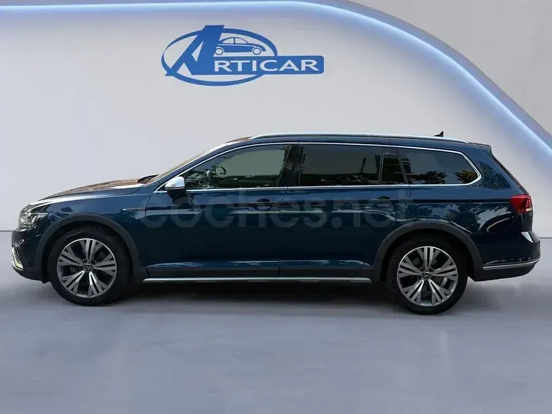 Usado VW Passat Alltrack 200 CV (147 kW) 2023 Azul Familiar
