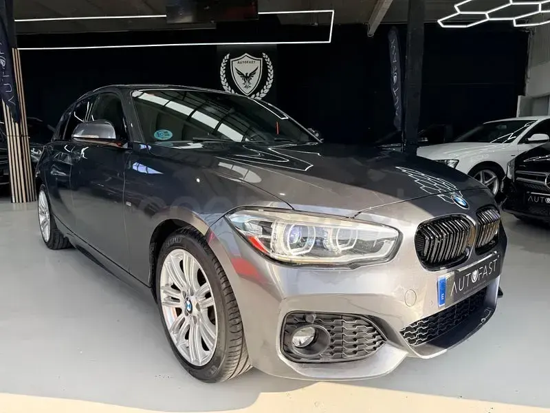 Usado BMW 118 Comfort Edition 150 CV (110 kW) 2017 Gris / plata Utilitario