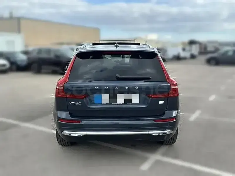 Begagnad Volvo XC60 R-Design 340 HK (250 kW) 2022 Grå SUV