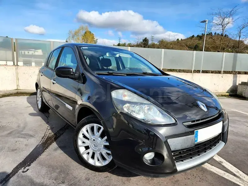 Usado Renault Clio II 100 CV (73 kW) 2010 Negro Berlina