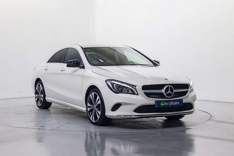 Usado Mercedes CLA200 136 CV (100 kW) 2018 Blanco Coupe