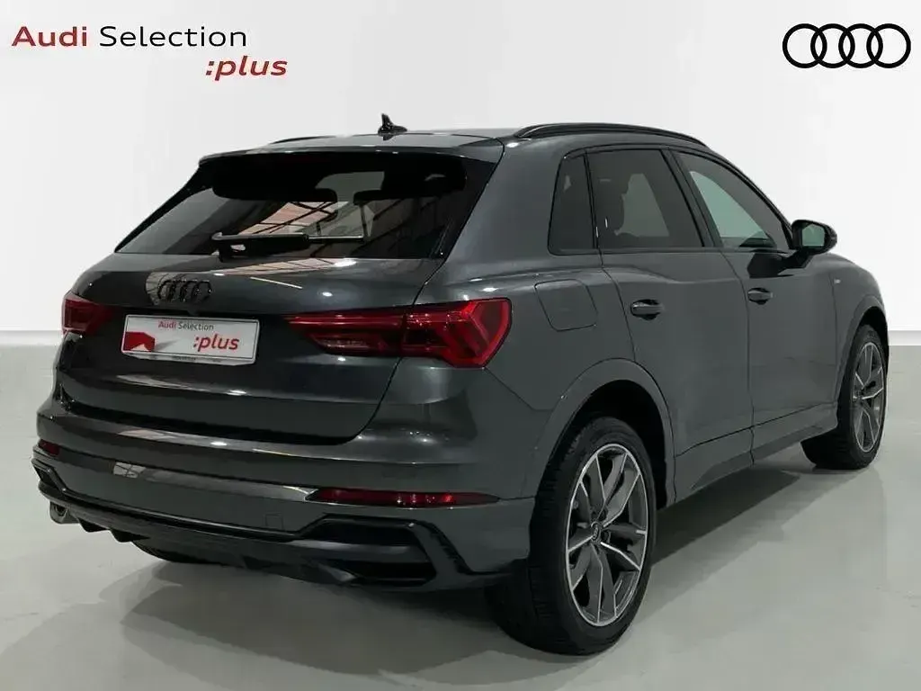 Usado Audi Q3 Ambiente 245 CV (180 kW) 2021 Gris / plata SUV