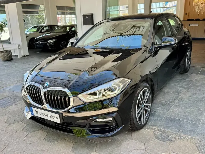 Usado BMW 120 190 CV (139 kW) 2021 Negro Utilitario
