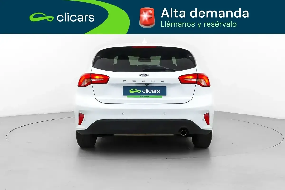 Usado Ford Focus Trend 125 CV (91 kW) 2019 Blanco Berlina