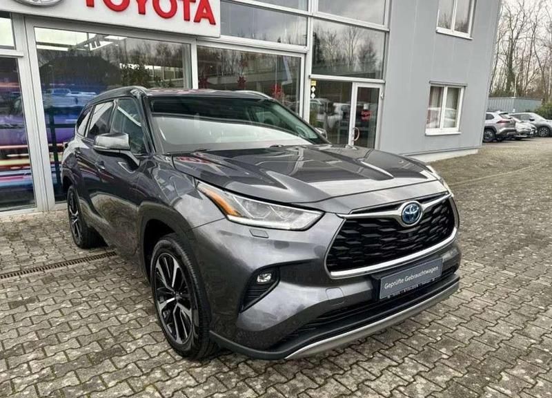Gris Usado 2022 Toyota Highlander Luxury SUV | 50.495 € (Caro) - Imagen 1/4