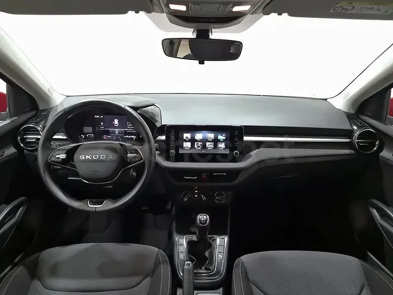 Nuevo Skoda Fabia Selection 95 CV (69 kW) 2025 Rojo Utilitario