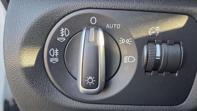 Usado Audi A3 Ambition 140 CV (102 kW) 2011 Blanco Utilitario