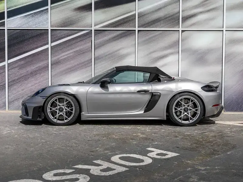 Usado Porsche 718 500 CV (367 kW) 2024 Gris / plata Descapotable