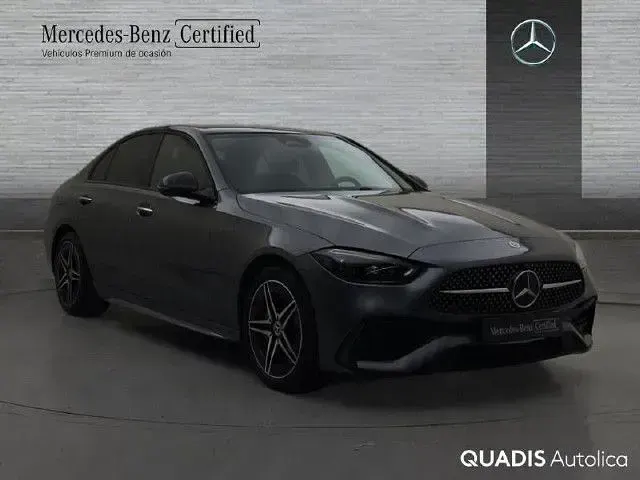Usado Mercedes C300e 313 CV (230 kW) 2024 Gris selenita