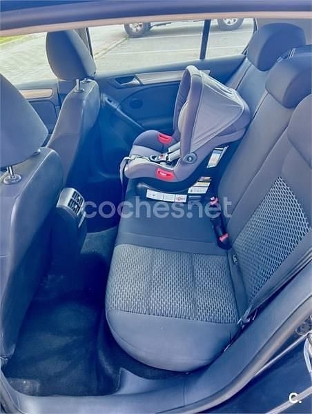 Usado VW Golf VII 105 CV (77 kW) 2013 Azul Berlina