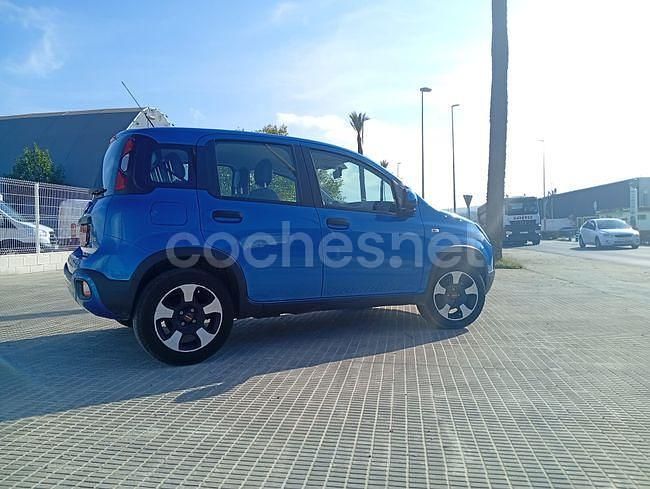 Usado Fiat Panda Cross Cross 70 CV (51 kW) 2023 Azul Utilitario