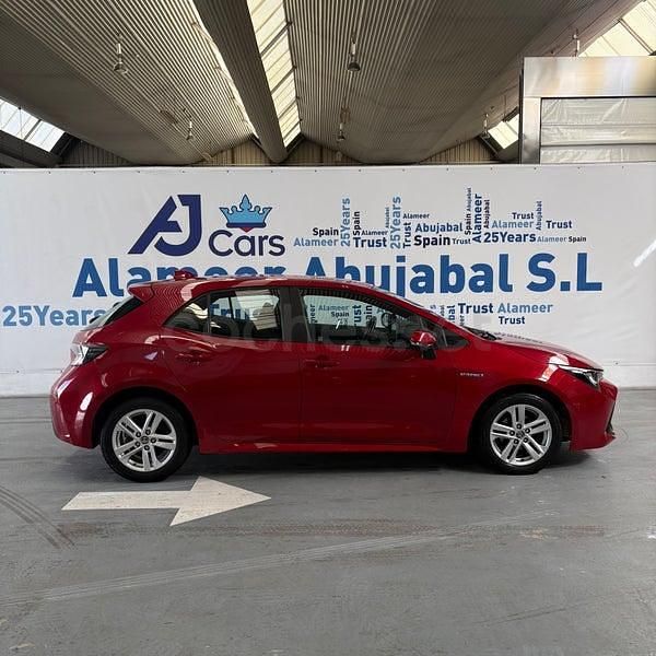 Usado Toyota Corolla Active 122 CV (89 kW) 2021 Rojo Berlina