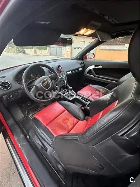 Usado Audi A3 Attraction 140 CV (102 kW) 2006 Rojo Utilitario