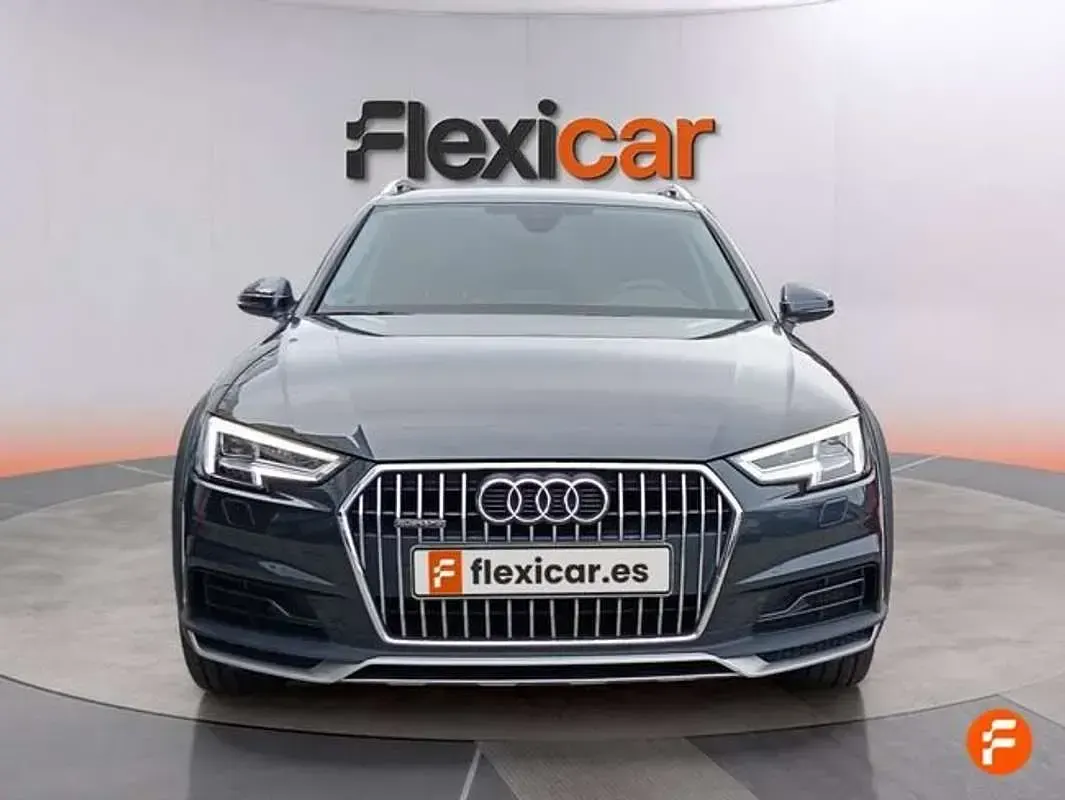 Usado Audi A4 163 CV (119 kW) 2018 Negro Familiar