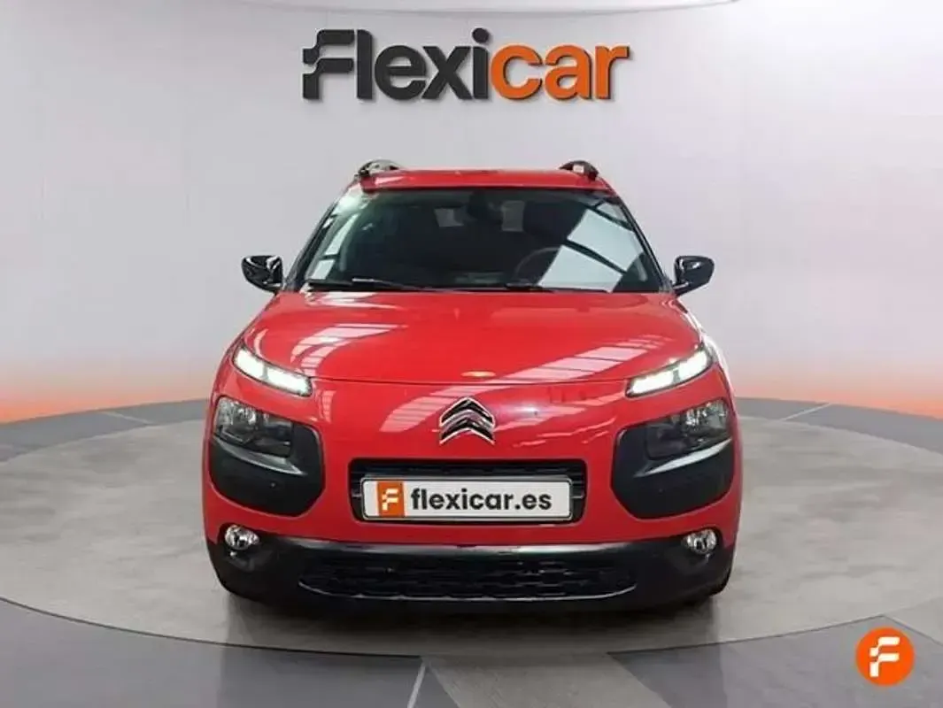 Usado Citroën C4 Cactus Feel 82 CV (60 kW) 2017 Rojo Utilitario