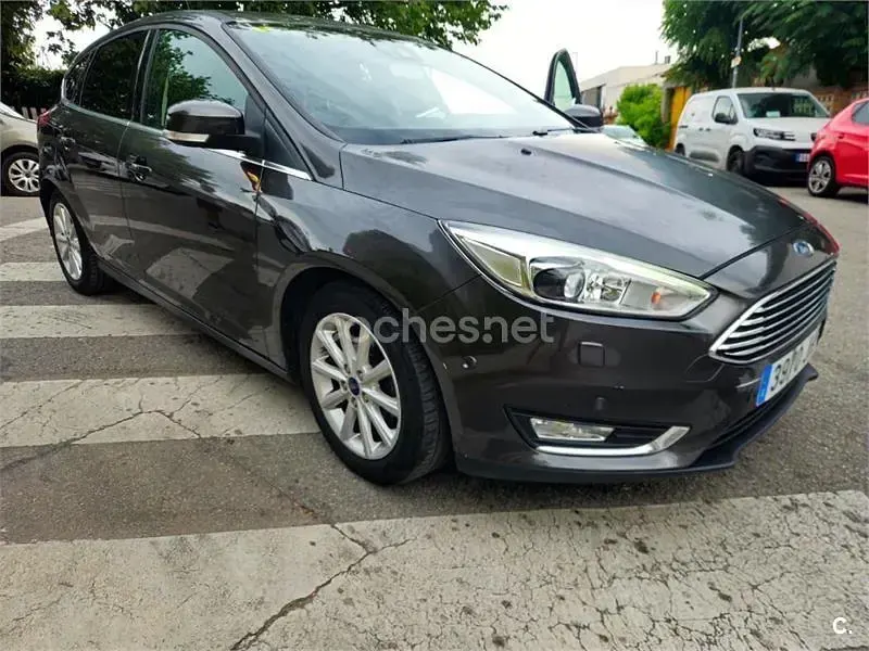 Usado Ford Focus Titanium 125 CV (91 kW) 2015 Negro Berlina