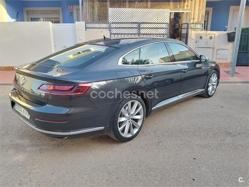 Usado VW Arteon Elegance 150 CV (110 kW) 2019 Negro Utilitario