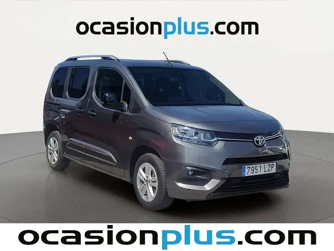 Usado Toyota Proace Active 131 CV (96 kW) 2022 Gris Monovolumen