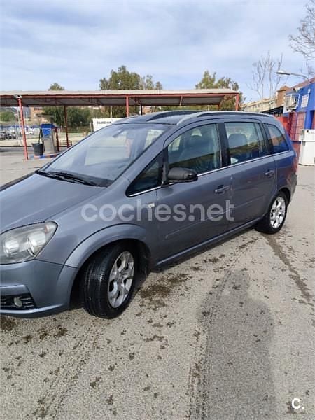 Usado Opel Zafira Cosmo 150 CV (110 kW) 2006 Gris / plata Monovolumen