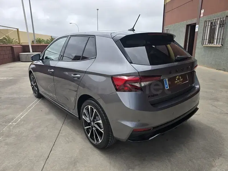 Usado Skoda Fabia Monte Carlo 115 CV (84 kW) 2025 Gris / plata Utilitario