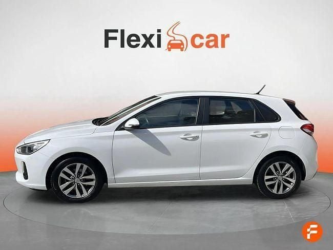 Usado Hyundai i30 Style 136 CV (100 kW) 2019 Blanco Berlina
