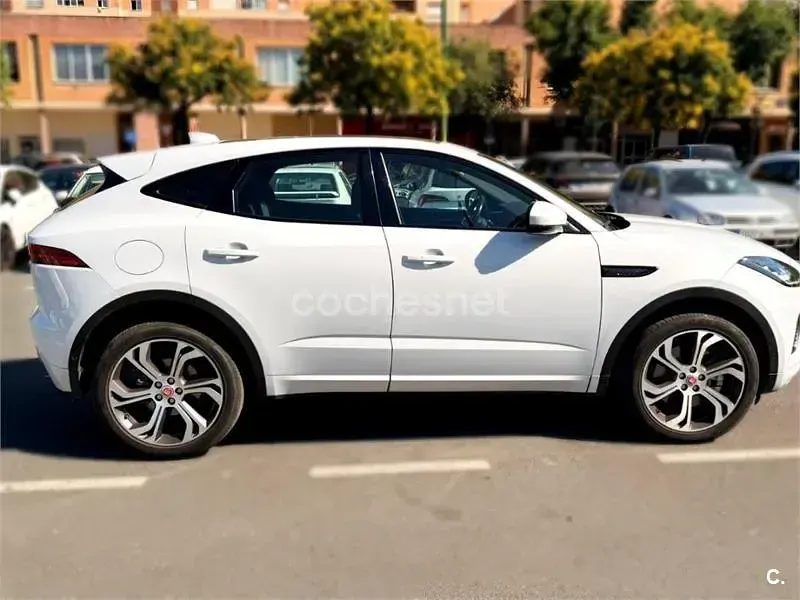 Usado Jaguar E-Pace R-Dynamic 249 CV (183 kW) 2018 Blanco SUV