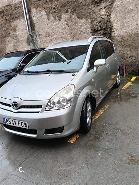 Usado Toyota Corolla Verso Sol 129 CV (94 kW) 2006 Beige Monovolumen