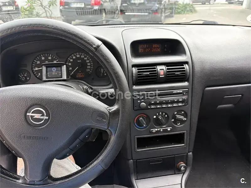 Usado Opel Astra Comfort 100 CV (73 kW) 2003 Gris / plata Berlina