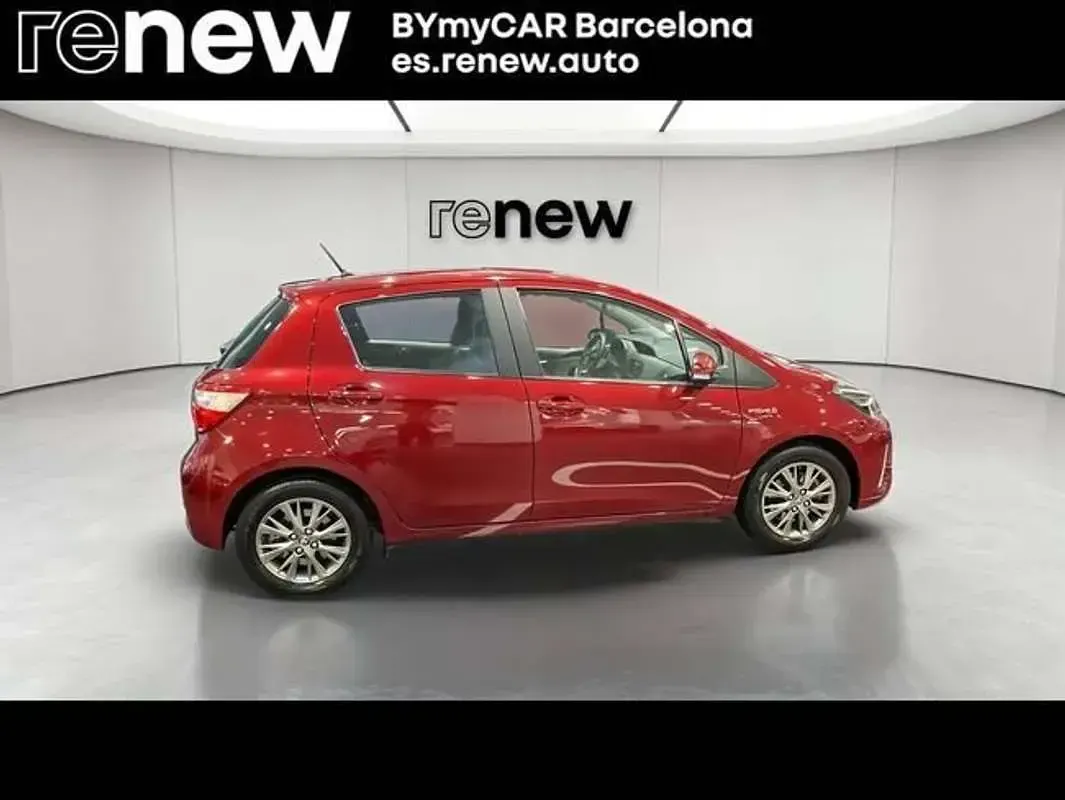 Usado Toyota Yaris Hybrid Advance 101 CV (74 kW) 2017 Burdeos Berlina
