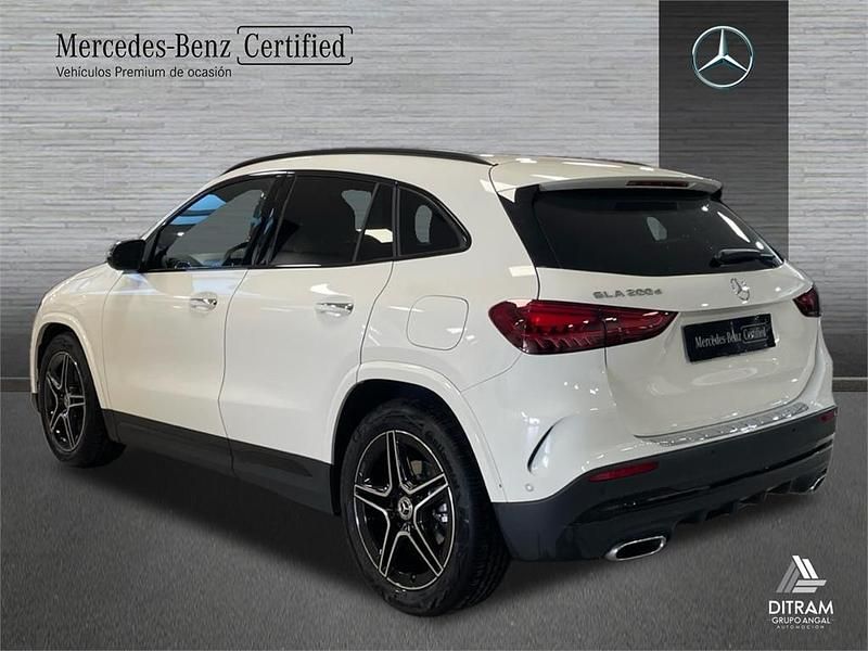 Usado Mercedes GLA200 AMG line 150 CV (110 kW) 2024 Blanco SUV