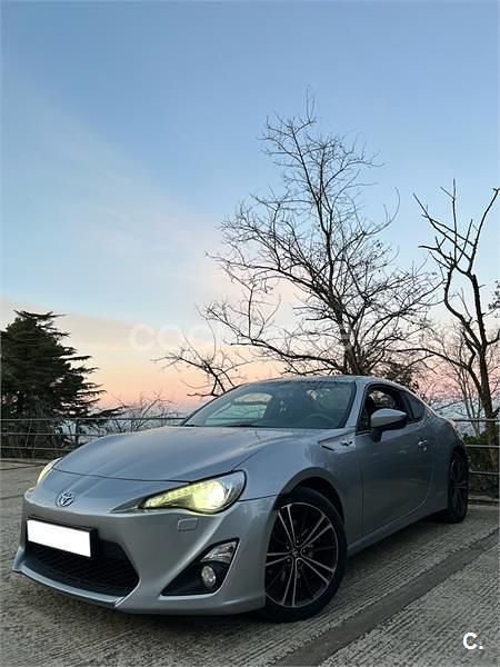 Usado Toyota GT86 GT 200 CV (147 kW) 2015 Gris / plata Coupe