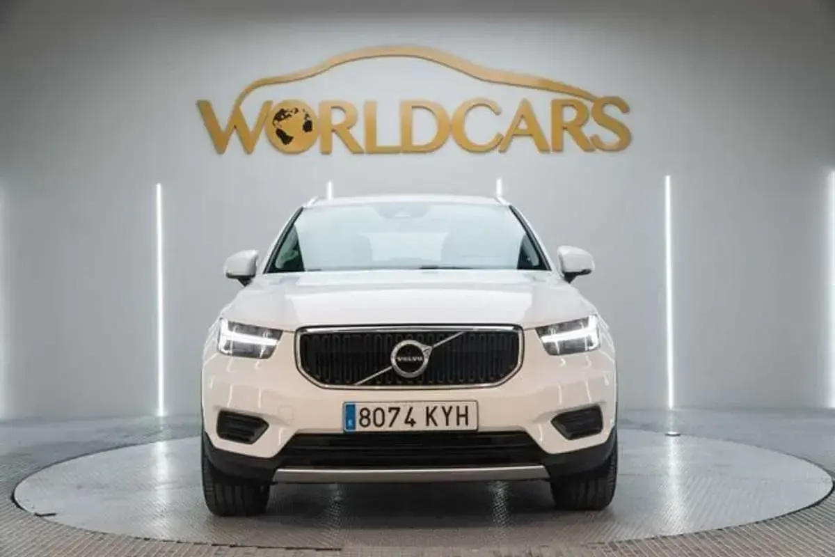 Usado Volvo XC40 Momentum 163 CV (119 kW) 2019 Blanco SUV