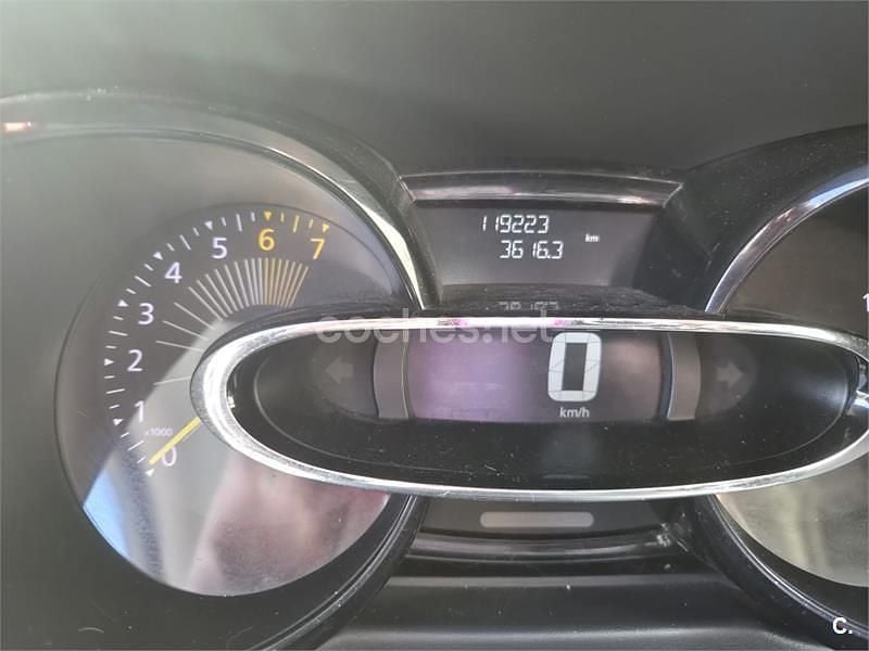 Usado Renault Clio IV Authentique 75 CV (55 kW) 2013 Blanco Berlina