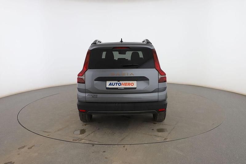 Usado Dacia Jogger Extreme 141 CV (103 kW) 2024 Gris Monovolumen