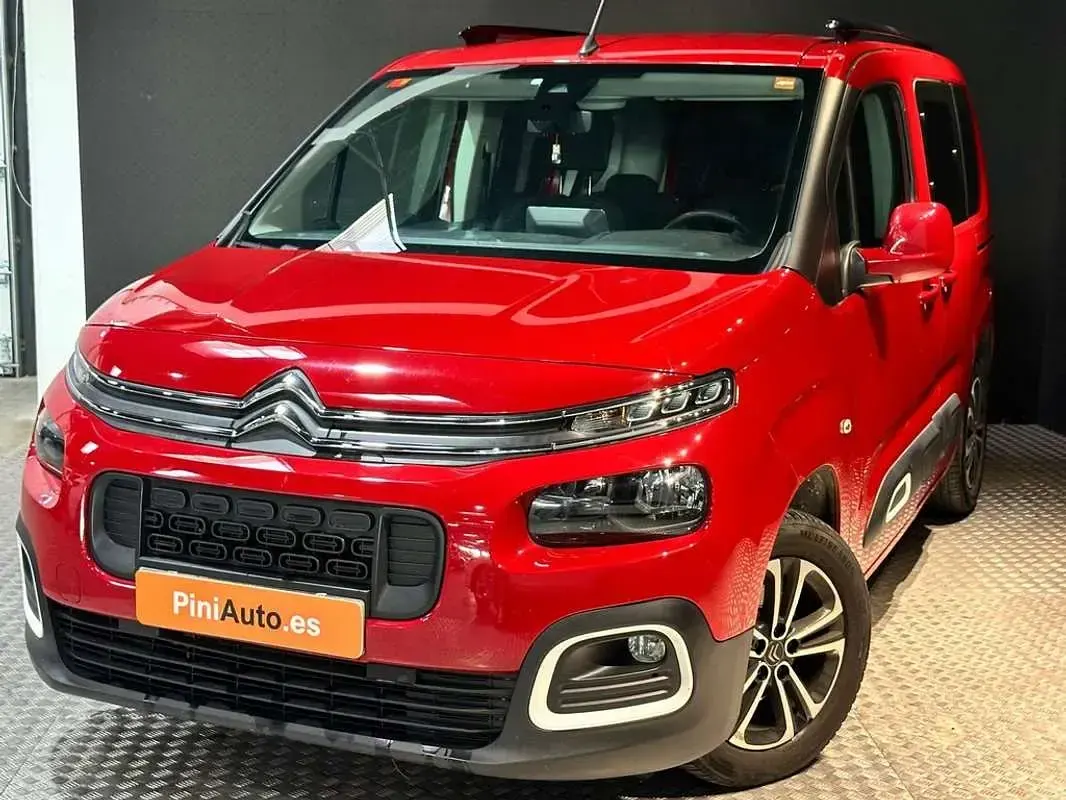 Usado Citroën Berlingo Feel 102 CV (75 kW) 2019 Rojo Monovolumen