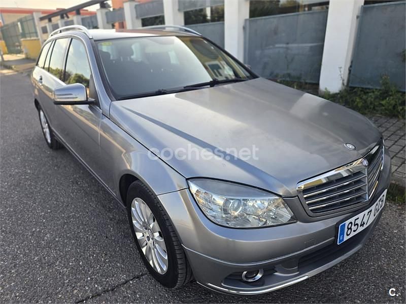 Usado Mercedes C220 Elegance 170 CV (125 kW) 2010 Gris / plata Familiar