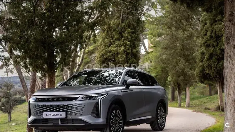 Usado Omoda 9 537 CV (394 kW) 2026 Gris / plata SUV