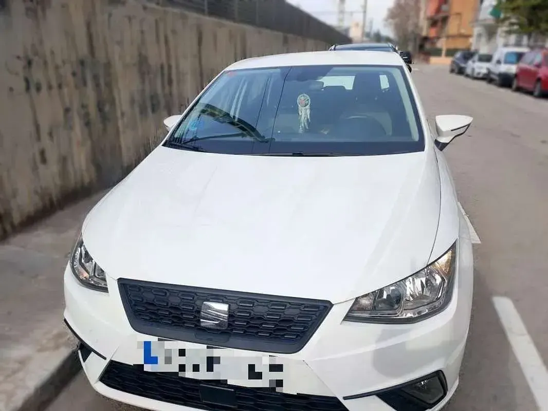 Usado Seat Ibiza Style 90 CV (66 kW) 2021 Blanco Utilitario