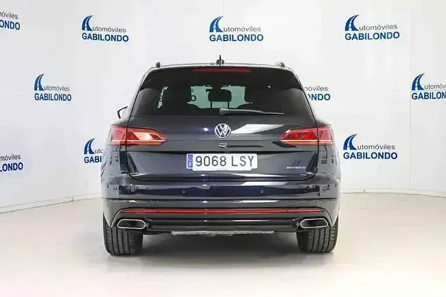 Usado VW Touareg R 462 CV (339 kW) 2021 Negro SUV