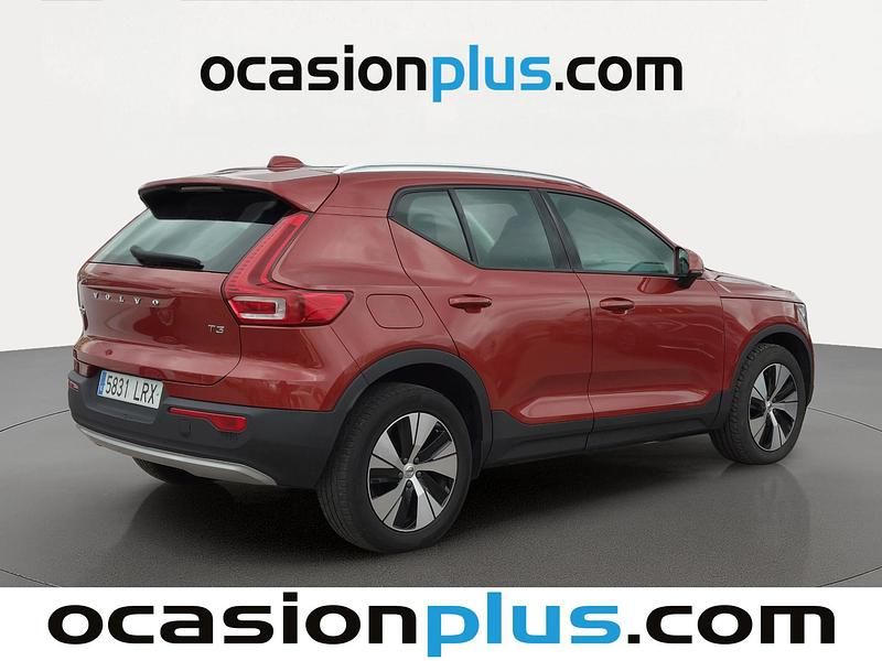 Usado Volvo XC40 Momentum 163 CV (119 kW) 2021 Rojo SUV