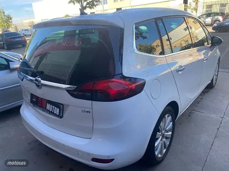 Usado Opel Zafira Excellence 130 CV (95 kW) 2012 Blanco Monovolumen