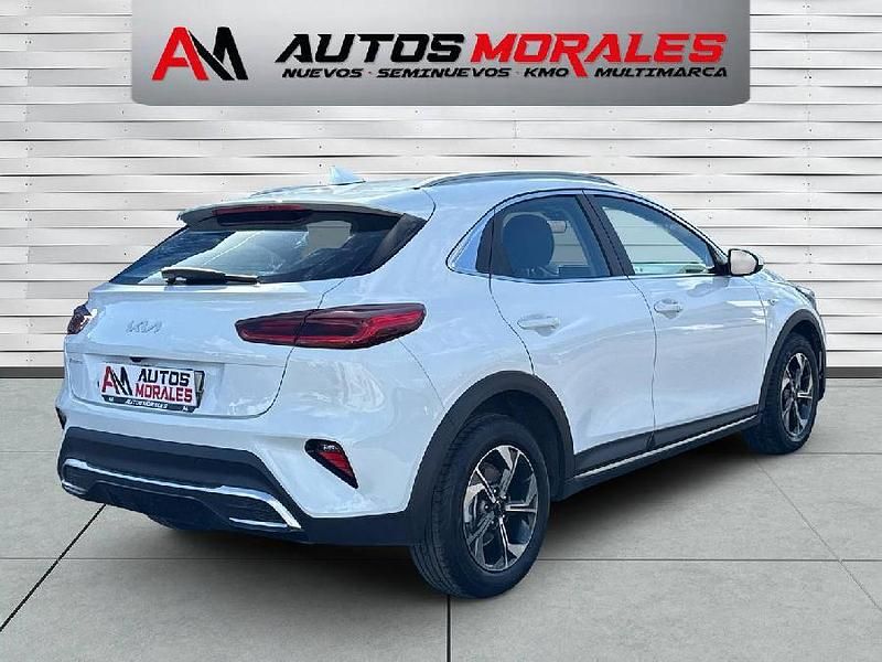 Usado Kia XCeed 100 CV (73 kW) 2024 Negro SUV